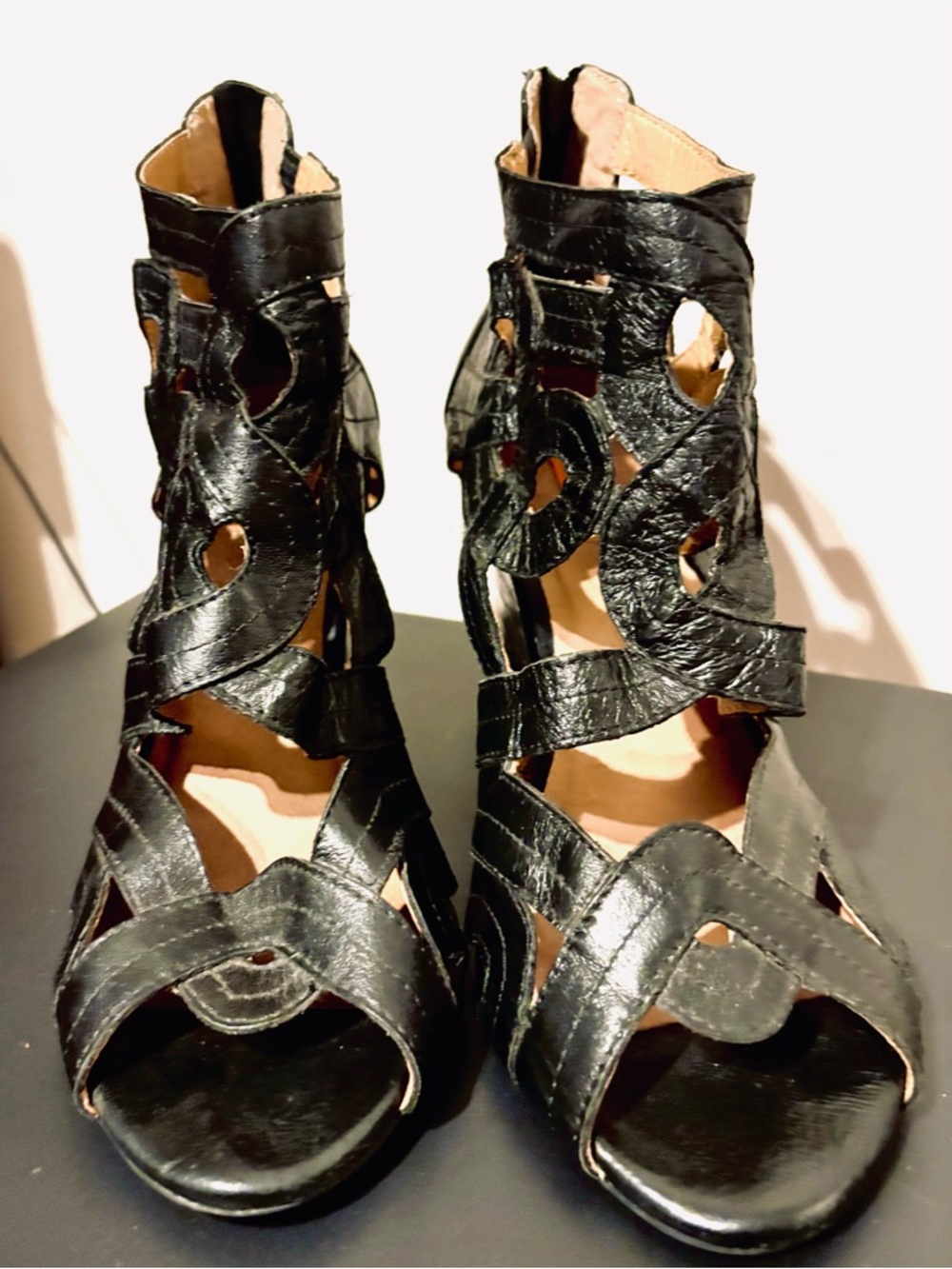 Miz Mooz Black Leather Tamara 3.5" Wedge Heel Sandal Back Zip Size 9.5 - Picture 3 of 8